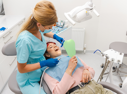 Exploring Your Options for Smile Enhancement: From Whitening to Veneers